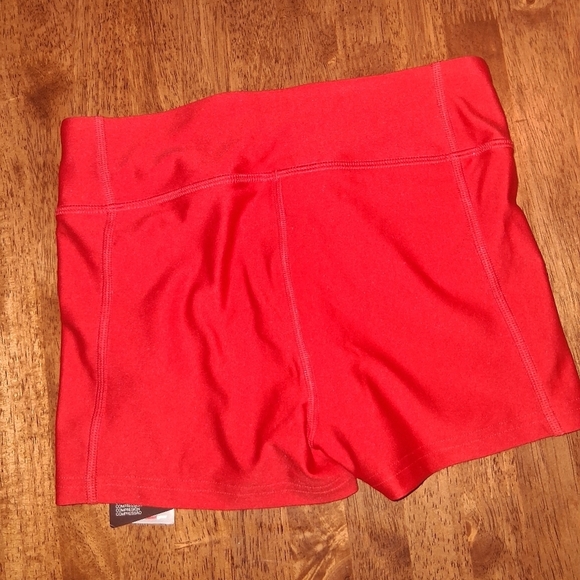 Under Armor Spandex Athletic Women's Compression Shorts Red Vollyball NWT S - Picture 6 of 8